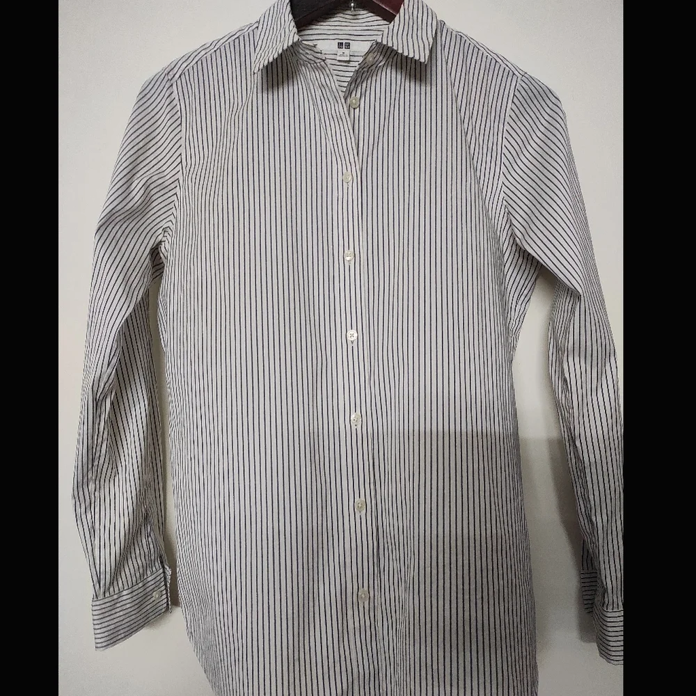 Uniqlo Stripe Shirt 🤍 - Picture 8 of 10
